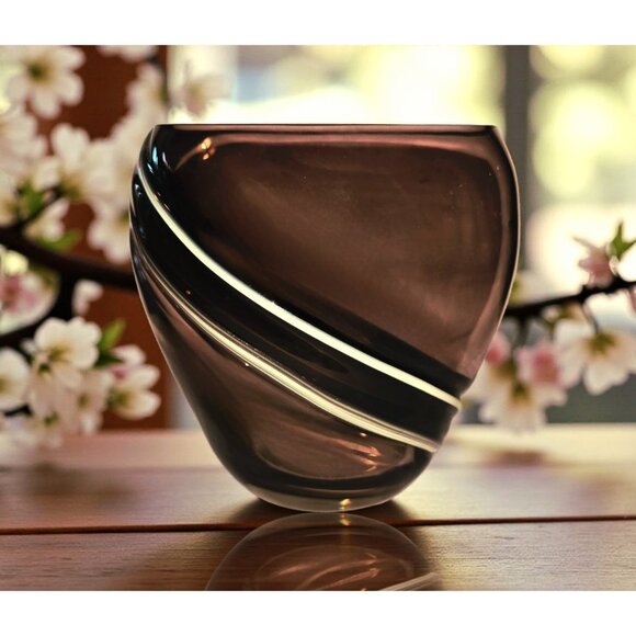 Modern Art Glass Amethyst vase with angular purple and white striping t - Picture 1 of 6